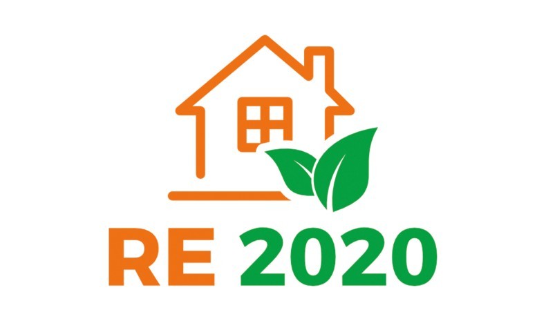 Une maison éco-responsable construite selon les normes RE2020, optimisée pour les économies d’énergie et le respect de l’environnement.