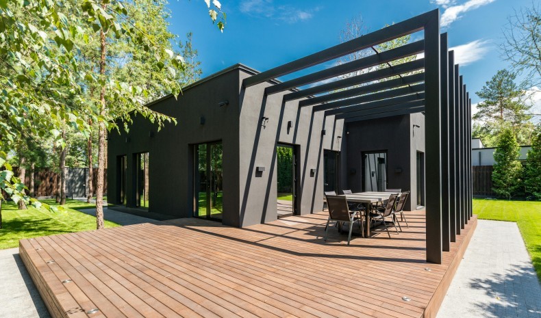 Les avantages des terrasses en bois pour votre maison | Maisons Atrium