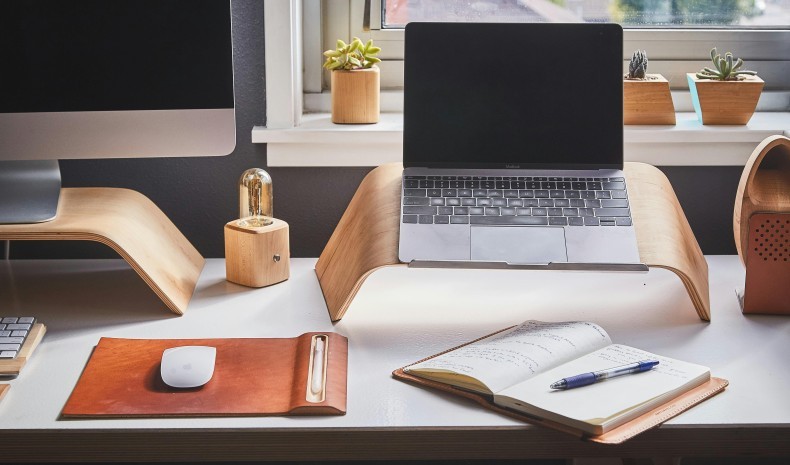Pourquoi intégrer un bureau dans votre maison : idées et agencements | Maisons Atrium